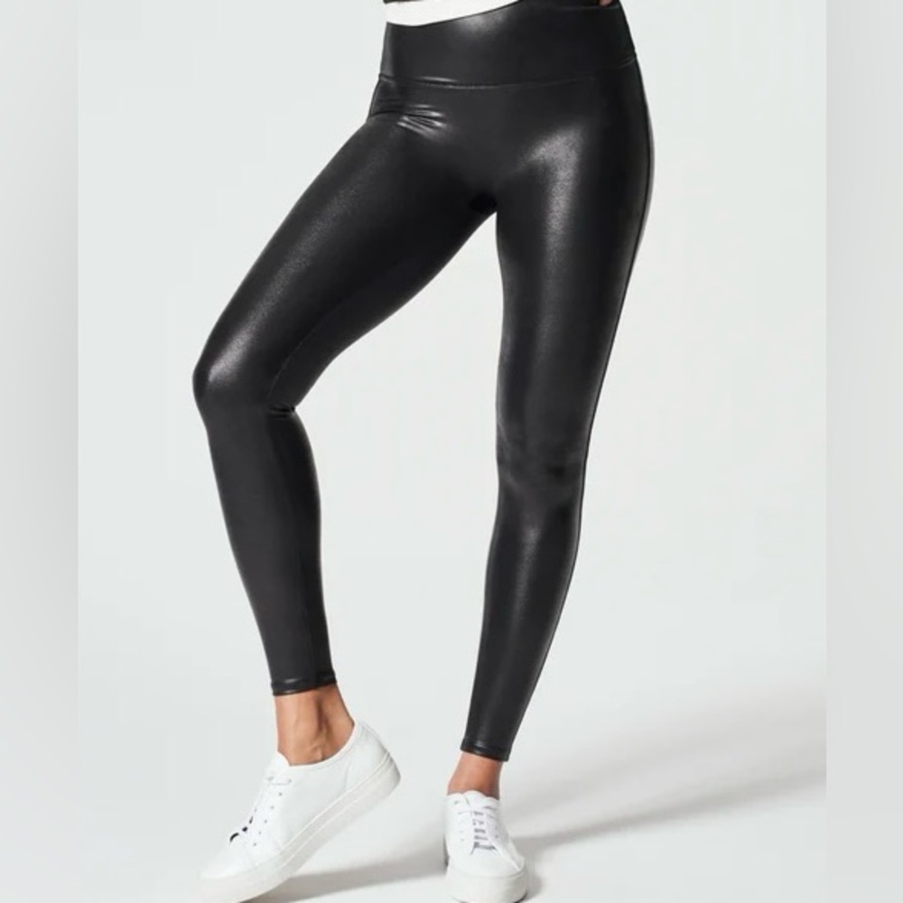 SPANX Faux Leather Leggings Size petite Medium